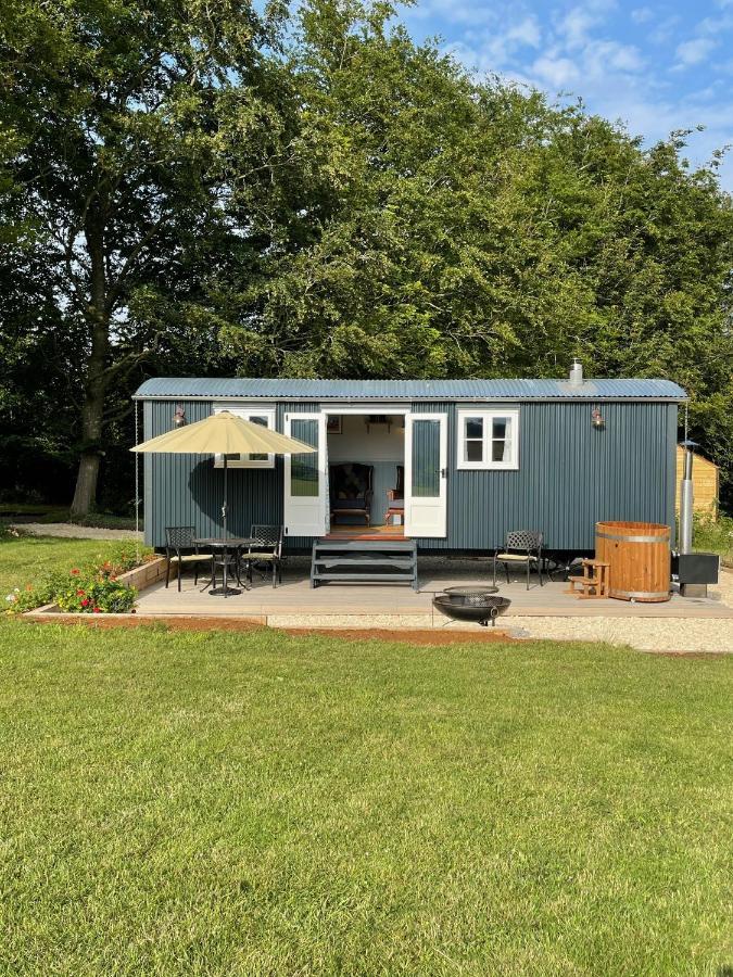אוקספורד The Bibury - Westwell Downs Shepherd Huts מראה חיצוני תמונה